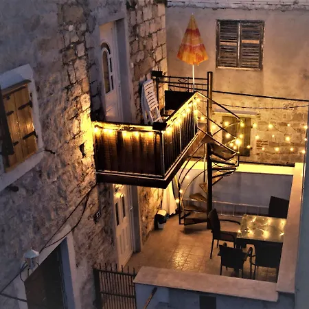 Kastel Apartman Kastela